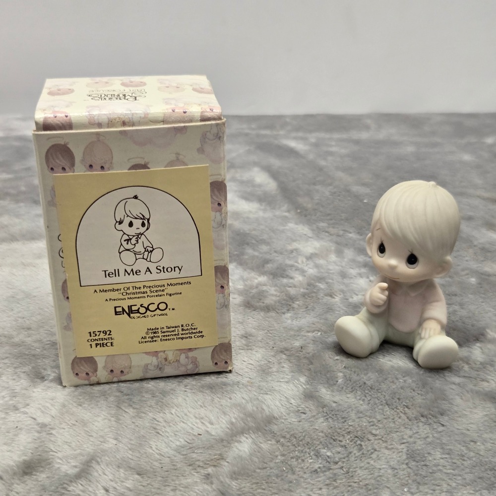 Precious Moments Tell Me A Story Boy Figurine 15792 Enesco 1985 Christmas Scene